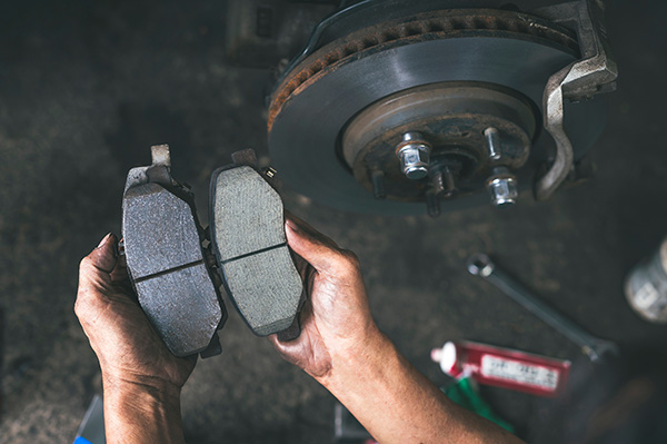 How to Tell When Brakes Need Replacing | Auto Masters Repair, LLC